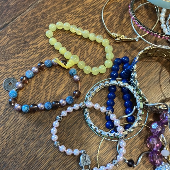 Big lot of 51 piece, ladies assorted bracelets, Jewelry - Picture 9 of 9